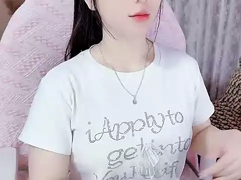 Snapshot of _Lygn__ chatting on 09/18/25, 12:18 Lygn online show from 09/18/25, 12:18