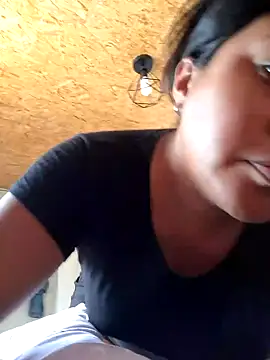 Snapshot of KasiaVenus_ chatting on 01/04/25, 04:43 KasiaVenus online show from 01/04/25, 04:43