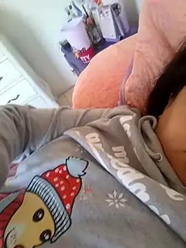 Snapshot of KasiaVenus_ chatting on 01/05/25, 12:42 KasiaVenus online show from 01/05/25, 12:42