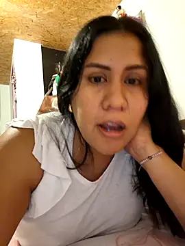 Snapshot of KasiaVenus_ chatting on 10/21/25, 01:06 KasiaVenus online show from 10/21/25, 01:06