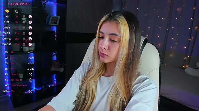 DarlaLike online show from 03/13/25, 06:58