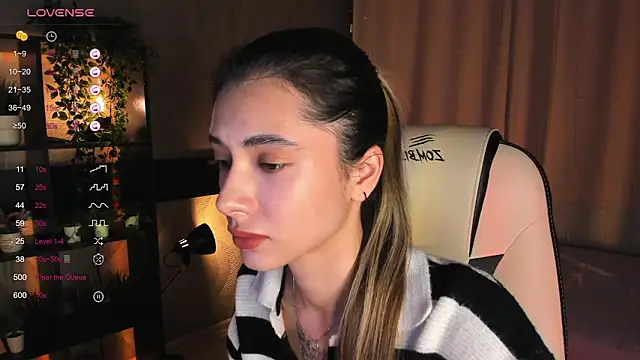 DarlaLike online show from 11/22/25, 03:38