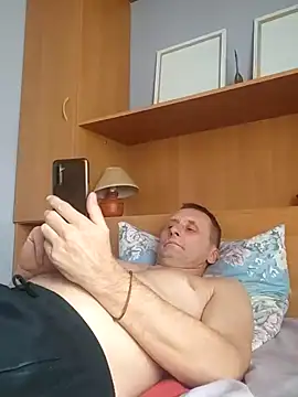 Snapshot of Viause_Kentauelle chatting on 12/12/24, 09:51 Viause Kentauelle online show from 12/12/24, 09:51