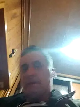 Snapshot of Viause_Kentauelle chatting on 02/19/25, 08:44 Viause Kentauelle online show from 02/19/25, 08:44