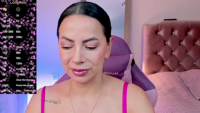 veronika naughty online show from 10/30/25, 01:34