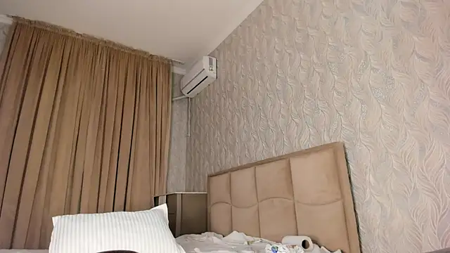 heyheyneko online show from 10/20/25, 01:33