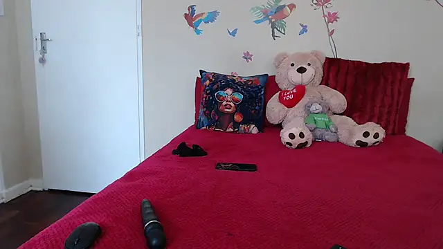 Snapshot of Blacktittiex02 chatting on 02/13/25, 12:32 Blacktittiex02 online show from 02/13/25, 12:32