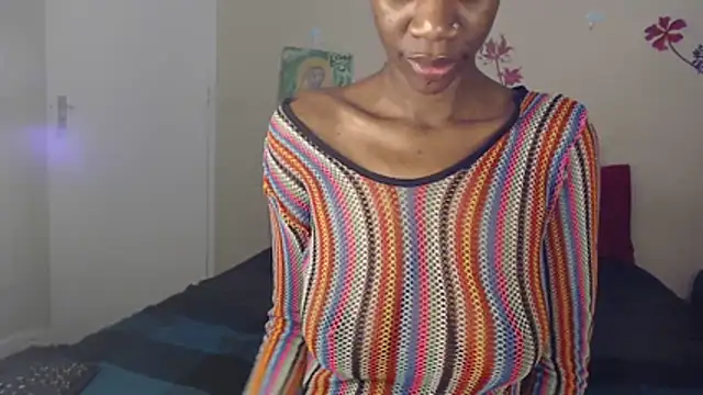 Snapshot of Blacktittiex02 chatting on 10/21/25, 09:37 Blacktittiex02 online show from 10/21/25, 09:37