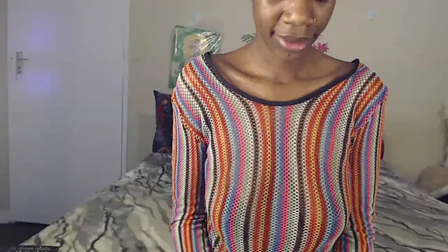 Snapshot of Blacktittiex02 chatting on 11/18/25, 04:44 Blacktittiex02 online show from 11/18/25, 04:44