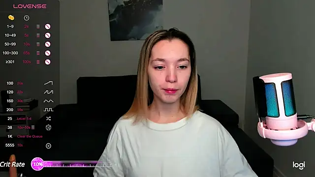 Snapshot of MiaThaine chatting on 12/04/24, 08:51 MiaThaine online show from 12/04/24, 08:51