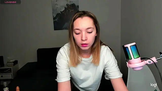 Snapshot of MiaThaine chatting on 12/05/24, 03:15 MiaThaine online show from 12/05/24, 03:15