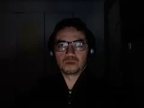 Snapshot of Diptongo chatting on 12/26/24, 01:40 Diptongo online show from 12/26/24, 01:40