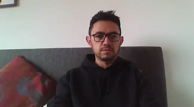 Snapshot of Diptongo chatting on 03/04/25, 01:38 Diptongo online show from 03/04/25, 01:38