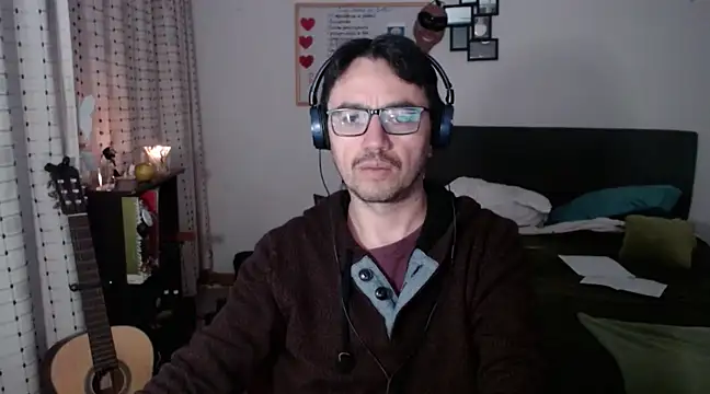 Snapshot of Diptongo chatting on 03/16/25, 12:34 Diptongo online show from 03/16/25, 12:34