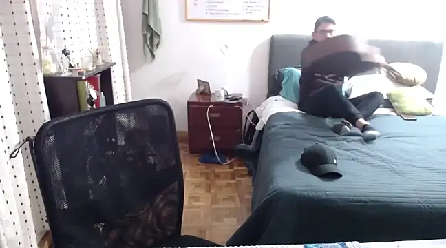 Snapshot of Diptongo chatting on 03/17/25, 01:03 Diptongo online show from 03/17/25, 01:03