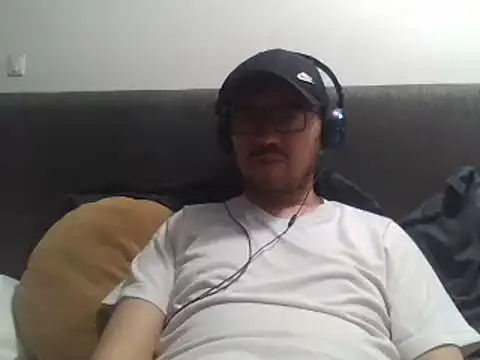 Snapshot of Diptongo chatting on 03/21/25, 03:44 Diptongo online show from 03/21/25, 03:44