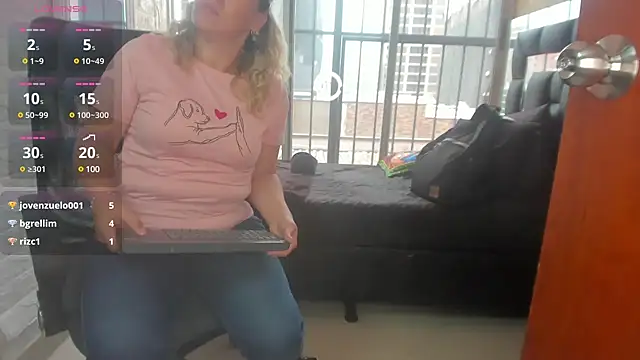Snapshot of charlotte__G chatting on 02/04/25, 06:49 charlotte G online show from 02/04/25, 06:49