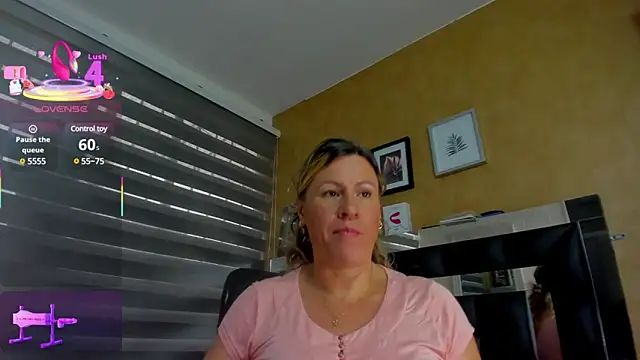 Snapshot of charlotte__G chatting on 02/28/25, 01:14 charlotte G online show from 02/28/25, 01:14