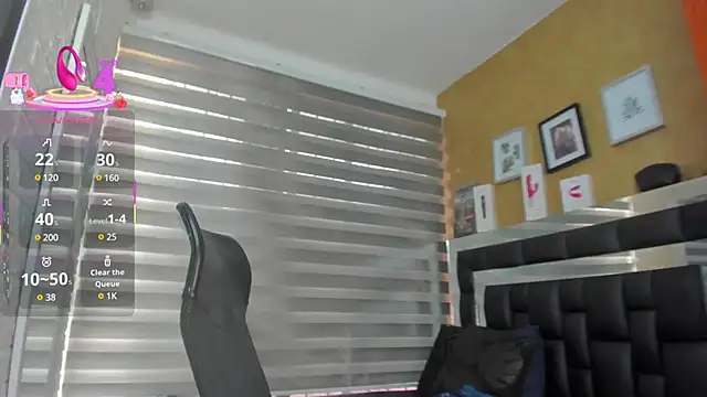 Snapshot of charlotte__G chatting on 03/06/25, 12:52 charlotte G online show from 03/06/25, 12:52