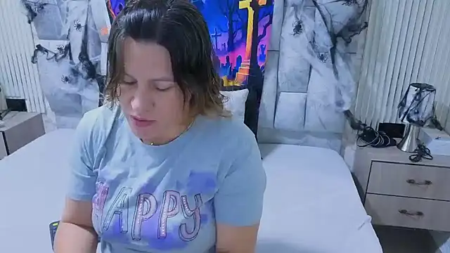 Snapshot of charlotte__G chatting on 10/24/25, 11:17 charlotte G online show from 10/24/25, 11:17