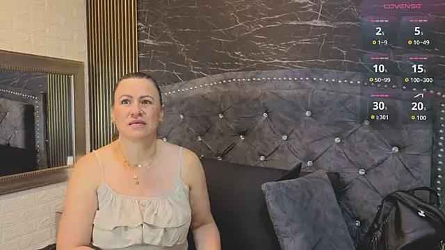 Snapshot of charlotte__G chatting on 03/29/26, 12:27 charlotte G online show from 03/29/26, 12:27