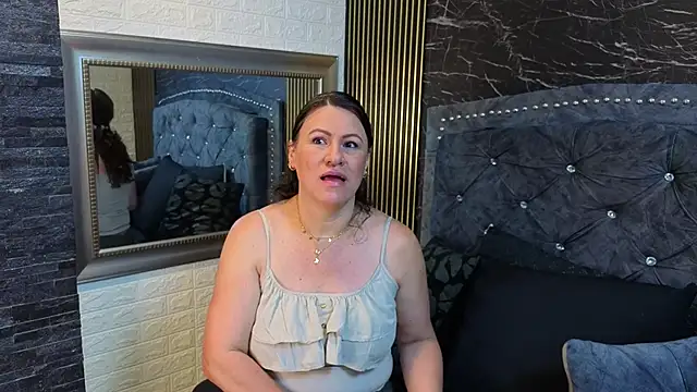 Snapshot of charlotte__G chatting on 06/03/26, 11:24 charlotte G online show from 06/03/26, 11:24