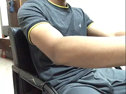 Zeuhorny online show from 12/02/25, 07:20