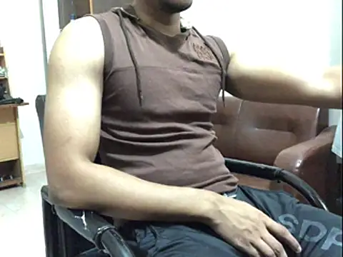 Zeuhorny online show from 12/20/25, 12:23