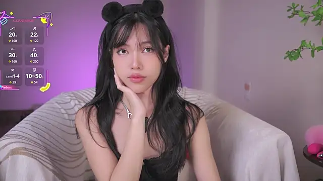 Snapshot of Miuzxc chatting on 09/09/25, 03:06 Miuzxc online show from 09/09/25, 03:06