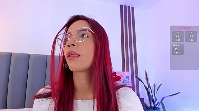 Scarlett Morgan  online show from 11/18/25, 07:51