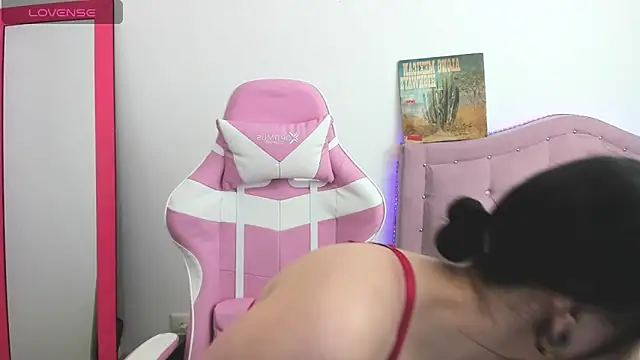 Katalina novoa online show from 03/21/25, 12:51