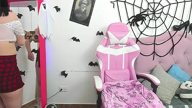 Katalina novoa online show from 11/01/25, 02:46