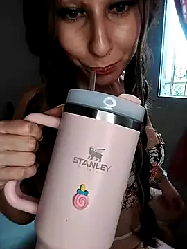 Snapshot of Marye_sony chatting on 03/02/25, 01:38 Marye sony online show from 03/02/25, 01:38