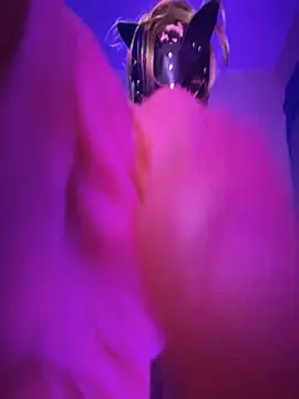 Snapshot of kandyloves chatting on 10/07/25, 10:12 kandyloves online show from 10/07/25, 10:12