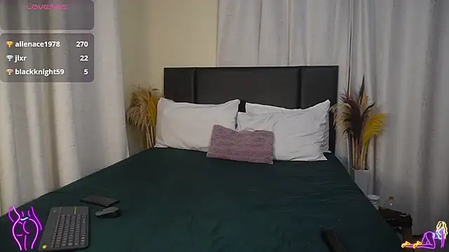 Snapshot of _Watuluv_ chatting on 03/16/25, 10:20  Watuluv  online show from 03/16/25, 10:20