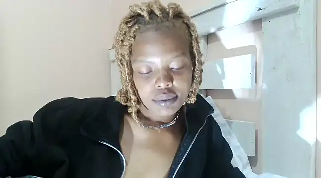 Snapshot of tropicalesen chatting on 01/26/25, 03:17 tropicalesen online show from 01/26/25, 03:17