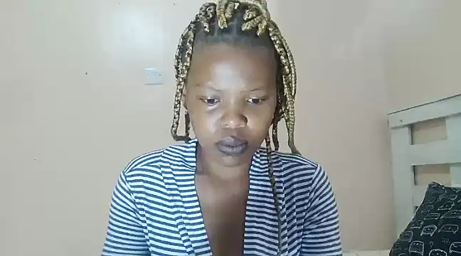 Snapshot of tropicalesen chatting on 03/10/25, 04:07 tropicalesen online show from 03/10/25, 04:07