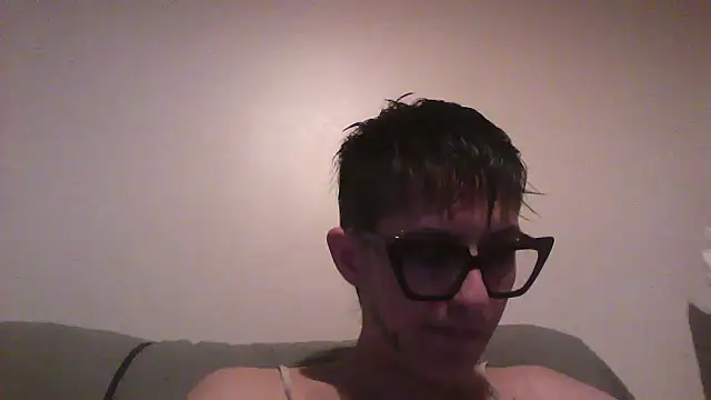Snapshot of nickfxx chatting on 10/23/25, 12:10 nickfxx online show from 10/23/25, 12:10