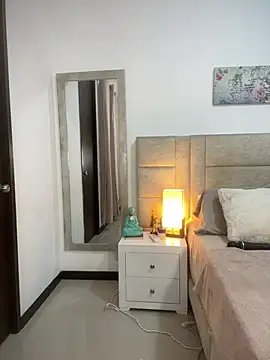 valecruz903 online show from 02/26/25, 11:04