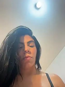 valecruz903 online show from 12/04/25, 05:43