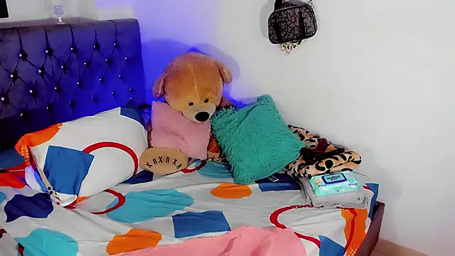 Zakura hot1 online show from 11/13/25, 07:29