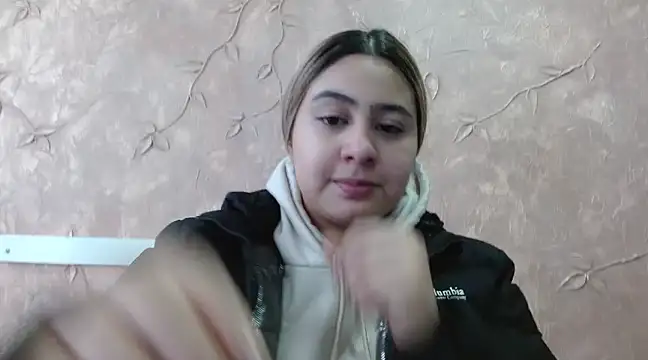 Miabonnett  online show from 03/05/25, 12:11