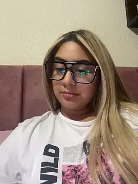 Miabonnett  online show from 05/15/26, 01:12