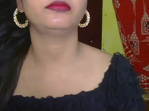 Snapshot of Model-Tanya chatting on 02/19/25, 11:17 Model-Tanya online show from 02/19/25, 11:17