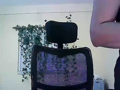 Snapshot of Model-Tanya chatting on 02/01/26, 12:59 Model-Tanya online show from 02/01/26, 12:59