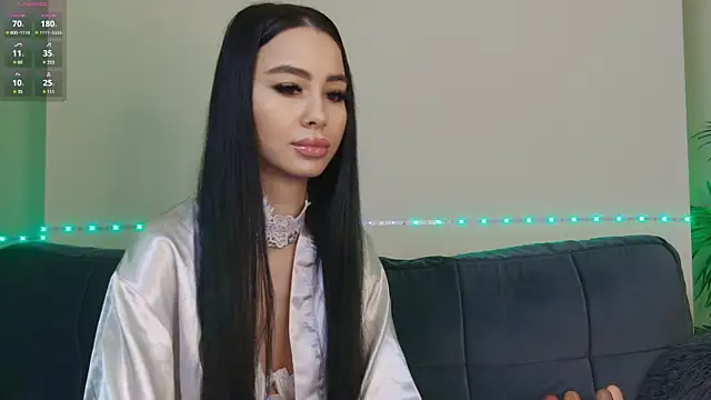 OnlyXandra online show from 02/11/25, 08:37