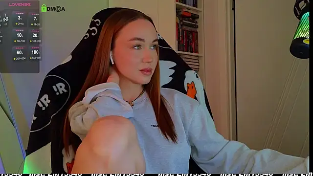 Snapshot of Emili1- chatting on 12/18/24, 12:18 Emili1- online show from 12/18/24, 12:18