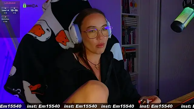 Snapshot of Emili1- chatting on 01/17/25, 02:28 Emili1- online show from 01/17/25, 02:28