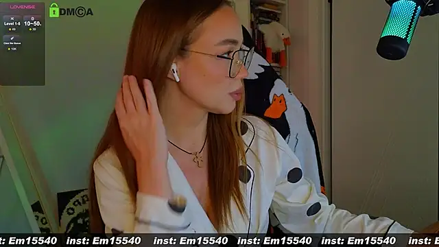 Snapshot of Emili1- chatting on 01/31/25, 10:52 Emili1- online show from 01/31/25, 10:52