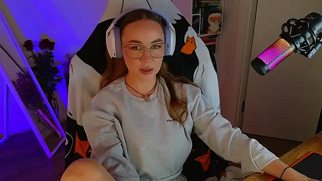 Snapshot of Emili1- chatting on 03/12/25, 01:19 Emili1- online show from 03/12/25, 01:19